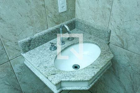 Apartamento à venda com 200m², 3 quartos e 3 vagas Apartamento à venda com 200m², 3 quartos e 3 vagasBanheiro