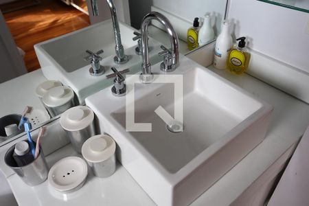 Apartamento à venda com 70m², 2 quartos e 2 vagas Apartamento à venda com 70m², 2 quartos e 2 vagasBanheiro da Suíte