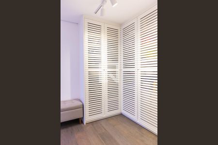 Apartamento à venda com 110m², 2 quartos e 3 vagasCloset