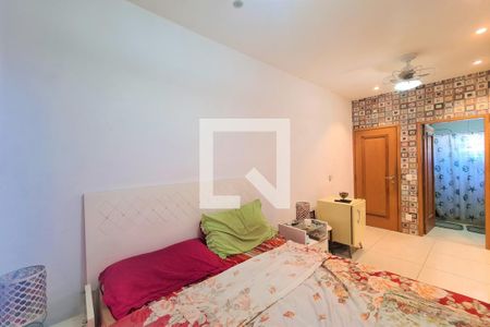 Apartamento à venda com 136m², 4 quartos e 1 vaga Apartamento à venda com 136m², 4 quartos e 1 vagaSuíte