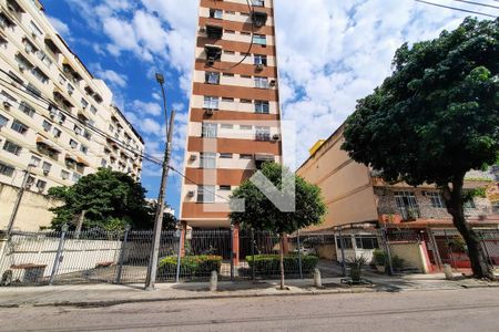 Apartamento à venda com 72m², 2 quartos e 1 vaga Apartamento à venda com 72m², 2 quartos e 1 vagaFachada