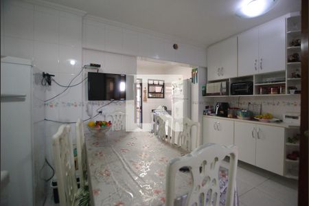 Apartamento à venda com 185m², 3 quartos e 4 vagas Apartamento à venda com 185m², 3 quartos e 4 vagasCozinha