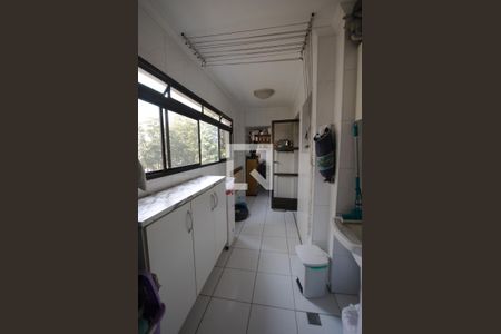 Apartamento à venda com 185m², 3 quartos e 4 vagas Apartamento à venda com 185m², 3 quartos e 4 vagasÁrea de Serviço