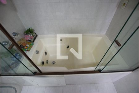 Apartamento à venda com 185m², 3 quartos e 4 vagas Apartamento à venda com 185m², 3 quartos e 4 vagasQuarto 2 - Suíte