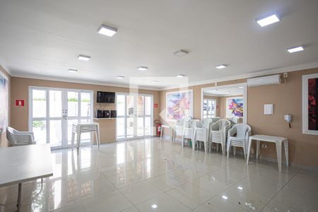 Apartamento à venda com 49m², 2 quartos e 1 vaga Apartamento à venda com 49m², 2 quartos e 1 vagaÁrea comum - Salão de festas