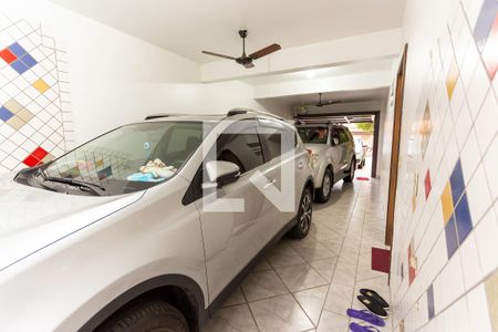 Casa à venda com 230m², 3 quartos e 2 vagas Casa à venda com 230m², 3 quartos e 2 vagasGaragem