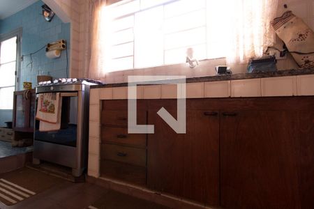 Casa à venda com 230m², 3 quartos e 2 vagas Casa à venda com 230m², 3 quartos e 2 vagasCozinha - Armários