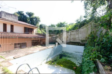 Casa à venda com 356m², 4 quartos e 4 vagasPiscina