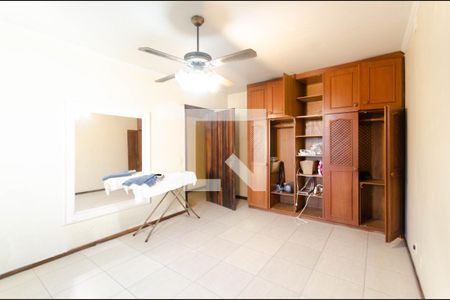 Casa à venda com 356m², 4 quartos e 4 vagasQuarto 2