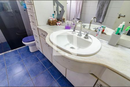 Casa à venda com 258m², 3 quartos e 6 vagas Casa à venda com 258m², 3 quartos e 6 vagasBanheiro