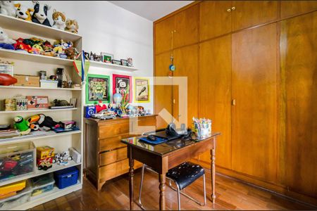 Casa à venda com 258m², 3 quartos e 6 vagas Casa à venda com 258m², 3 quartos e 6 vagasQuarto 2