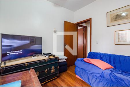 Casa à venda com 258m², 3 quartos e 6 vagas Casa à venda com 258m², 3 quartos e 6 vagasSala de TV