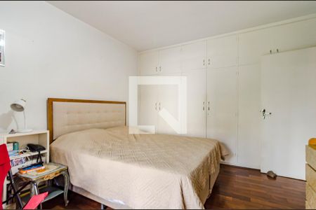 Casa à venda com 258m², 3 quartos e 6 vagas Casa à venda com 258m², 3 quartos e 6 vagasQuarto 1