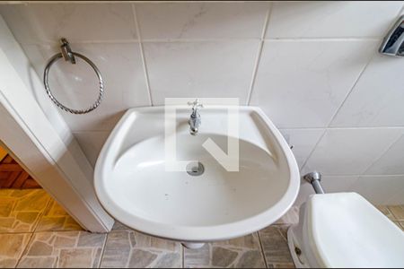 Casa à venda com 258m², 3 quartos e 6 vagas Casa à venda com 258m², 3 quartos e 6 vagasBanheiro de serviço