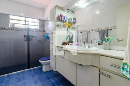 Casa à venda com 258m², 3 quartos e 6 vagas Casa à venda com 258m², 3 quartos e 6 vagasBanheiro