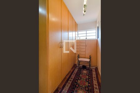 Casa à venda com 258m², 3 quartos e 6 vagas Casa à venda com 258m², 3 quartos e 6 vagasCloset da suíte