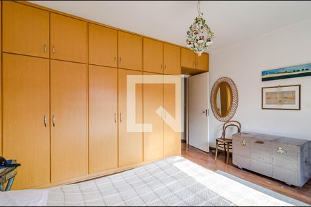 Casa à venda com 258m², 3 quartos e 6 vagas Casa à venda com 258m², 3 quartos e 6 vagasSuíte