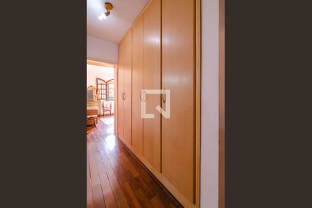 Casa à venda com 258m², 3 quartos e 6 vagas Casa à venda com 258m², 3 quartos e 6 vagasCorredor