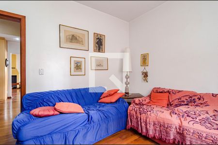 Casa à venda com 258m², 3 quartos e 6 vagas Casa à venda com 258m², 3 quartos e 6 vagasSala de TV