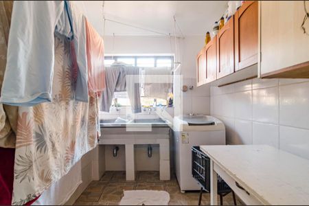 Casa à venda com 258m², 3 quartos e 6 vagas Casa à venda com 258m², 3 quartos e 6 vagasÁrea de serviço