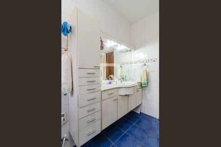 Casa à venda com 258m², 3 quartos e 6 vagas Casa à venda com 258m², 3 quartos e 6 vagasBanheiro