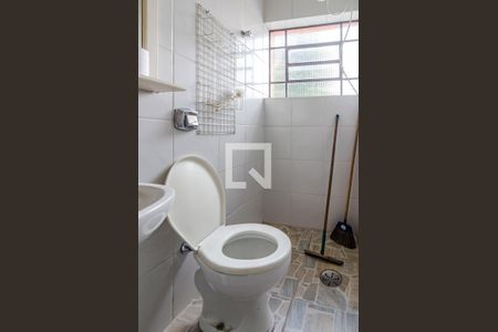 Casa à venda com 258m², 3 quartos e 6 vagas Casa à venda com 258m², 3 quartos e 6 vagasBanheiro de serviço