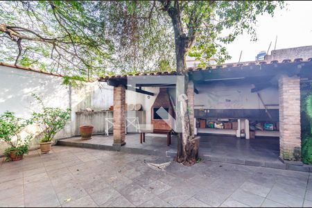 Casa à venda com 258m², 3 quartos e 6 vagas Casa à venda com 258m², 3 quartos e 6 vagasChurrasqueira