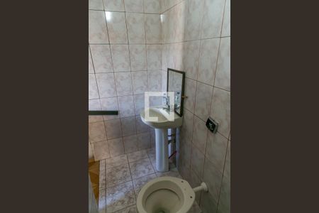 Casa à venda com 265m², 6 quartos e 5 vagas Casa à venda com 265m², 6 quartos e 5 vagasBanheiro de Serviço