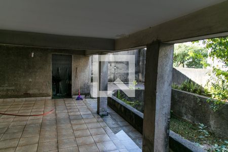 Casa à venda com 265m², 6 quartos e 5 vagas Casa à venda com 265m², 6 quartos e 5 vagasQuintal