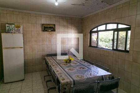 Casa à venda com 265m², 6 quartos e 5 vagas Casa à venda com 265m², 6 quartos e 5 vagasCozinha