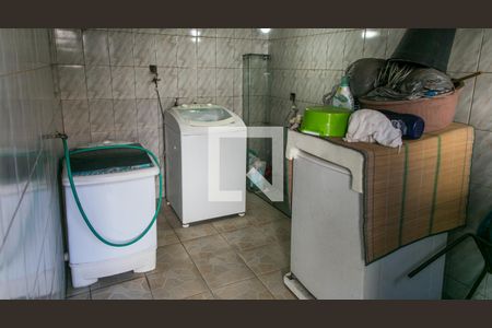 Casa à venda com 265m², 6 quartos e 5 vagas Casa à venda com 265m², 6 quartos e 5 vagasÁrea de Serviço