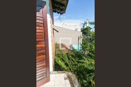 Casa à venda com 265m², 6 quartos e 5 vagas Casa à venda com 265m², 6 quartos e 5 vagasVaranda da Suíte 1