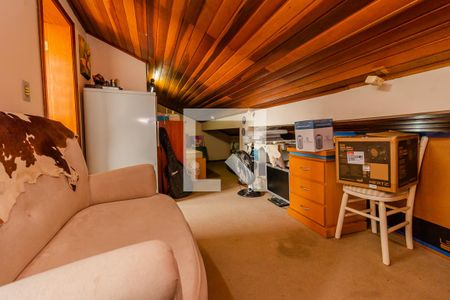 Casa para alugar com 220m², 3 quartos e 3 vagas Casa para alugar com 220m², 3 quartos e 3 vagasSotão