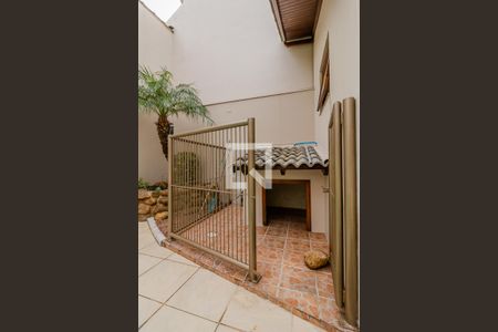 Casa para alugar com 220m², 3 quartos e 3 vagas Casa para alugar com 220m², 3 quartos e 3 vagasQuintal