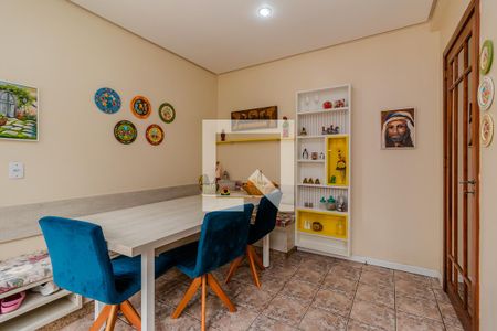 Casa para alugar com 220m², 3 quartos e 3 vagas Casa para alugar com 220m², 3 quartos e 3 vagasSala de jantar