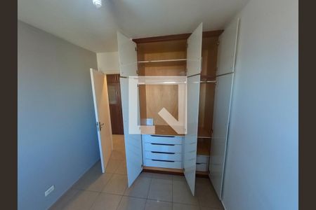 Apartamento à venda com 70m², 3 quartos e 1 vaga Apartamento à venda com 70m², 3 quartos e 1 vagaQuarto 2 (Armário)