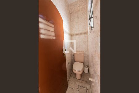 Casa à venda com 180m², 3 quartos e 5 vagas Casa à venda com 180m², 3 quartos e 5 vagasBanheiro de Serviço