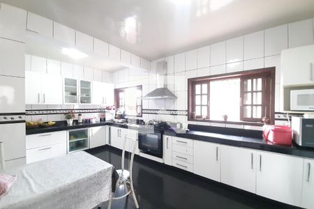 Casa à venda com 350m², 7 quartos e 10 vagas Casa à venda com 350m², 7 quartos e 10 vagasCozinha