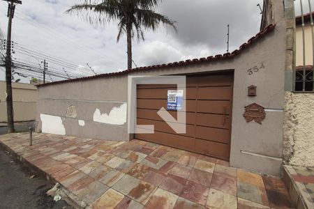 Casa à venda com 350m², 7 quartos e 10 vagas Casa à venda com 350m², 7 quartos e 10 vagasFachada