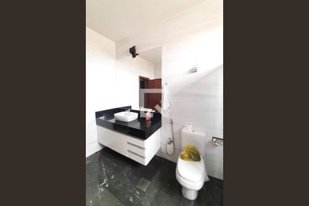 Casa à venda com 350m², 7 quartos e 10 vagas Casa à venda com 350m², 7 quartos e 10 vagasBanheiro da Suíte