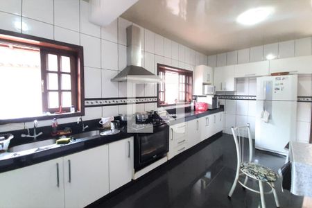 Casa à venda com 350m², 7 quartos e 10 vagas Casa à venda com 350m², 7 quartos e 10 vagasCozinha