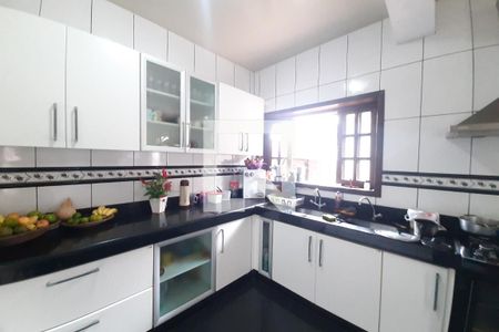 Casa à venda com 350m², 7 quartos e 10 vagas Casa à venda com 350m², 7 quartos e 10 vagasCozinha