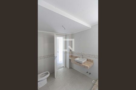 Casa de condomínio à venda com 227m², 3 quartos e 2 vagas Casa de condomínio à venda com 227m², 3 quartos e 2 vagasBanheiro do Quarto 3