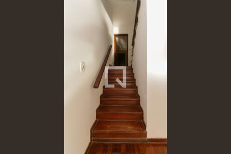 Corredor de casa para alugar com 3 quartos, 320m² em Sumaré, São Paulo