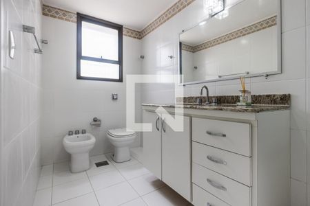 Apartamento à venda com 200m², 5 quartos e 3 vagasBanheiro da Suíte