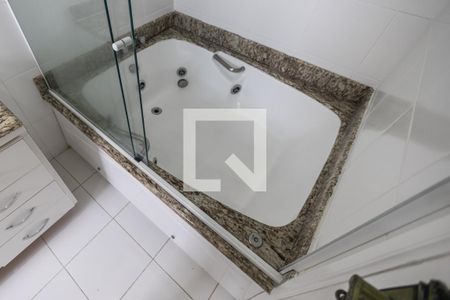 Apartamento à venda com 200m², 5 quartos e 3 vagasBanheiro da Suíte