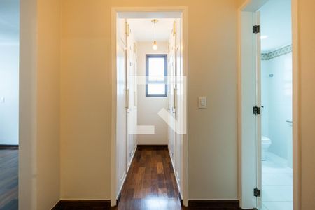 Apartamento à venda com 200m², 5 quartos e 3 vagasCloset da suíte