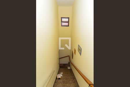 Casa à venda com 125m², 2 quartos e 1 vagaEscada Sala/Quartos