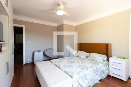 Casa à venda com 255m², 3 quartos e 3 vagas Casa à venda com 255m², 3 quartos e 3 vagasSuíte