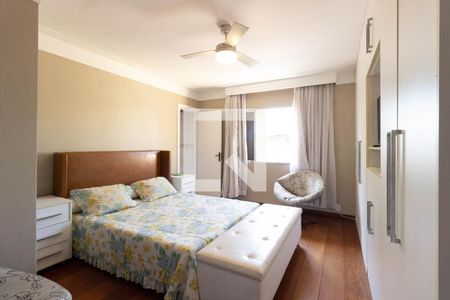 Casa à venda com 255m², 3 quartos e 3 vagas Casa à venda com 255m², 3 quartos e 3 vagasSuíte